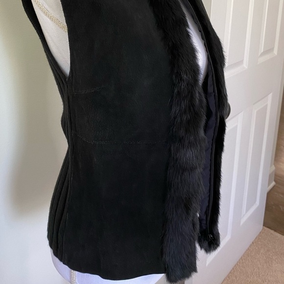 Fredini Black Suede and Rabbit Fur Zip up Vest - Picture 4 of 6